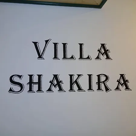 Shakira *